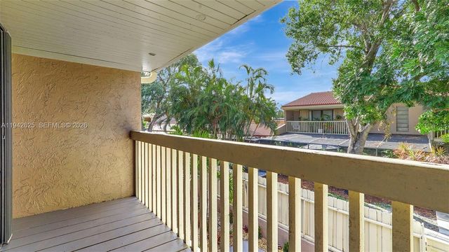 205 Dunwoody Ln 17-85, Hollywood, FL 33021