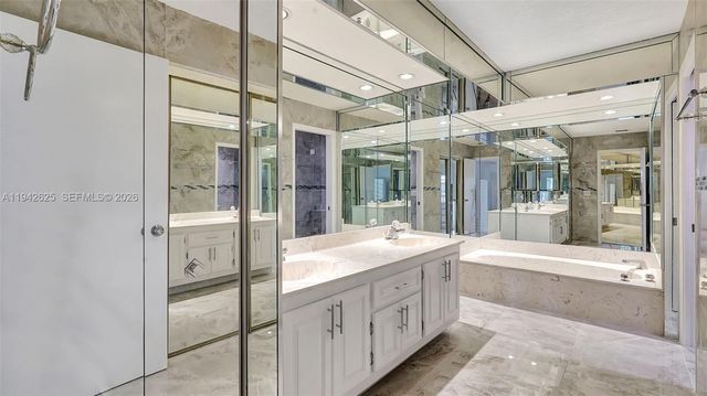 205 Dunwoody Ln 17-85, Hollywood, FL 33021