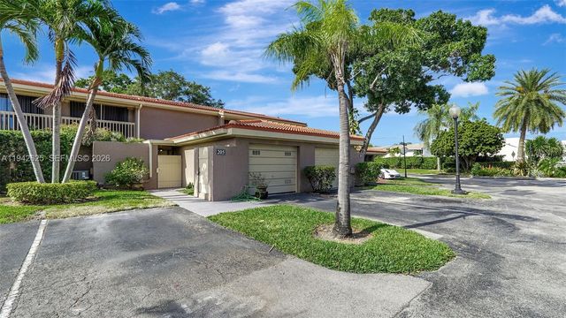 205 Dunwoody Ln 17-85, Hollywood, FL 33021