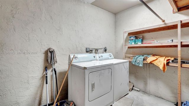 205 Dunwoody Ln 17-85, Hollywood, FL 33021