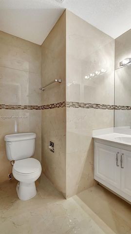 205 Dunwoody Ln 17-85, Hollywood, FL 33021