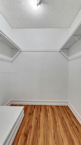 205 Dunwoody Ln 17-85, Hollywood, FL 33021