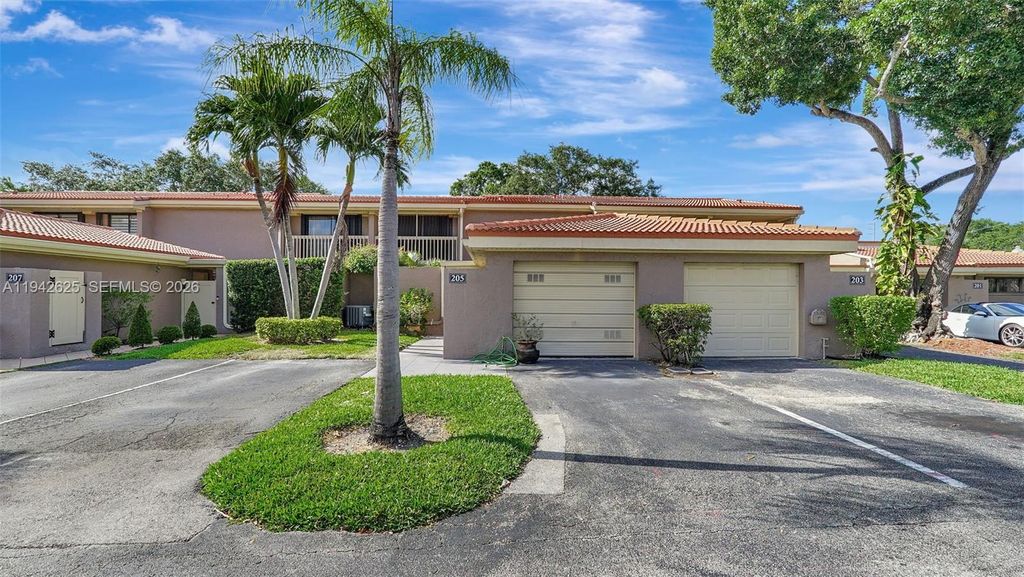 205 Dunwoody Ln 17-85, Hollywood, FL 33021