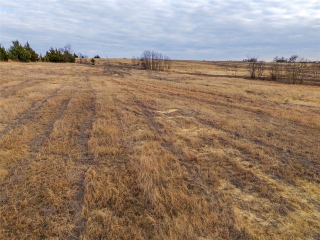 18528 E Fm-1396, Windom, TX 75492