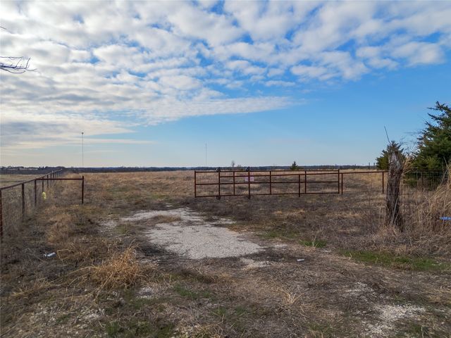 18528 E Fm-1396, Windom, TX 75492