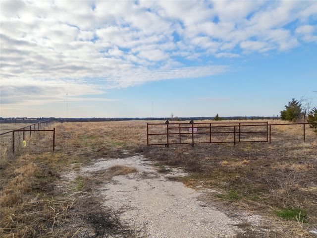18528 E Fm-1396, Windom, TX 75492