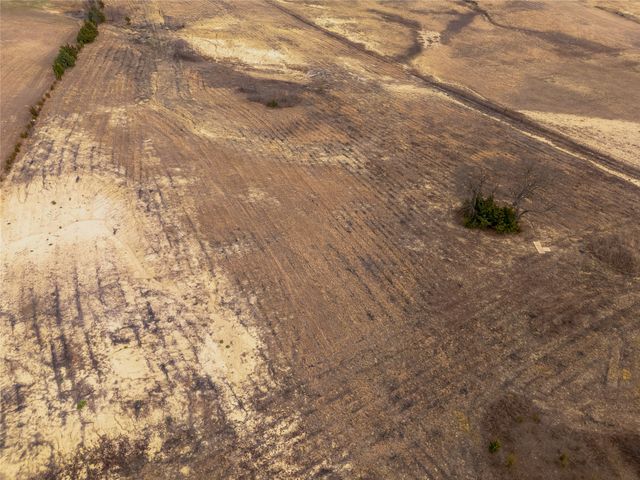 18528 E Fm-1396, Windom, TX 75492