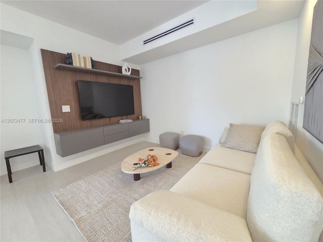 739 Crandon Boulevard 202, Key Biscayne, FL 33149