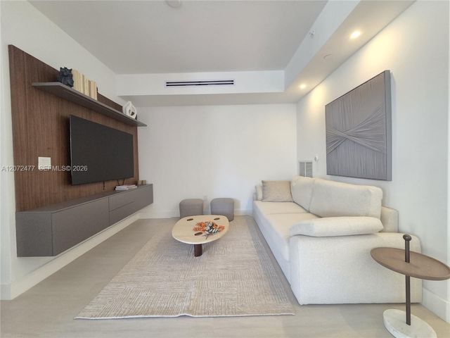 739 Crandon Boulevard 202, Key Biscayne, FL 33149