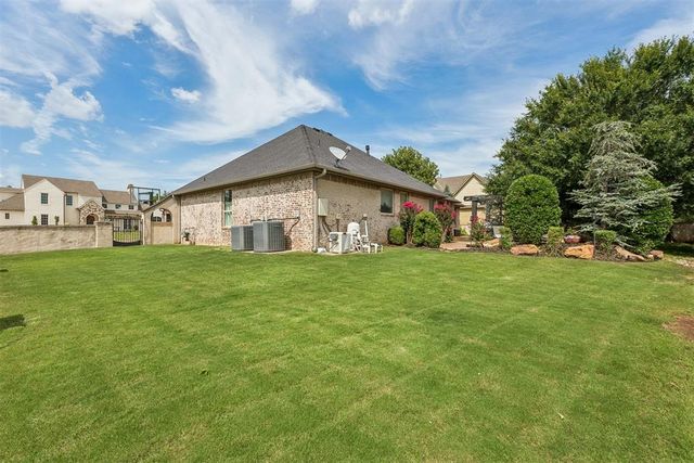 416 Oak Summit Road, Edmond, OK 73025