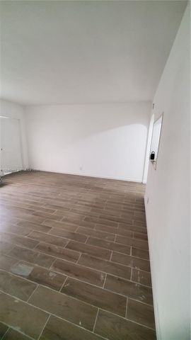 905 SW 4th Terrace E E, Hallandale Beach, FL 33009