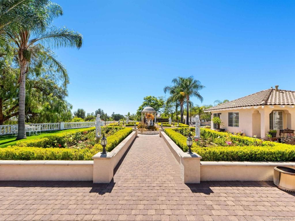 15043 Saddle Creek Drive, Valley Center, CA 92082 — exterior