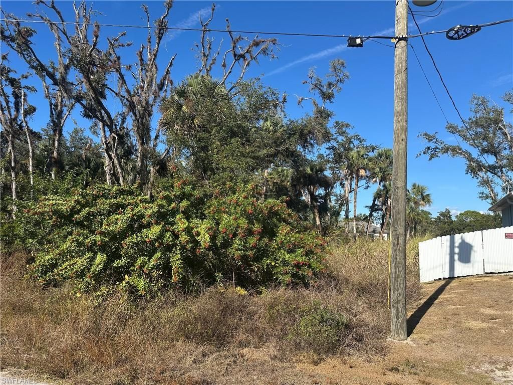 642 Kleinart DR, LEHIGH ACRES, FL 33972 — exterior