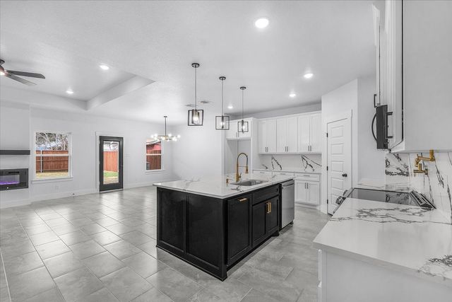 2419 Lincoln Avenue, Fort Worth, TX 76164