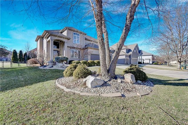 10911 W 163rd Terrace, Overland Park, KS 66221