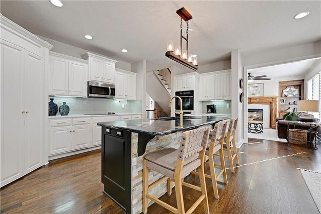 10911 W 163rd Terrace, Overland Park, KS 66221