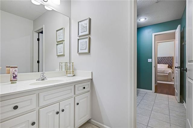 10911 W 163rd Terrace, Overland Park, KS 66221