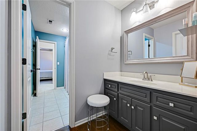 10911 W 163rd Terrace, Overland Park, KS 66221