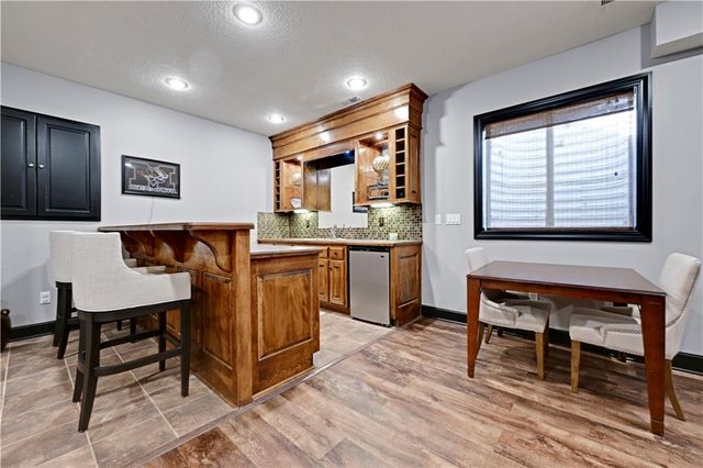 10911 W 163rd Terrace, Overland Park, KS 66221