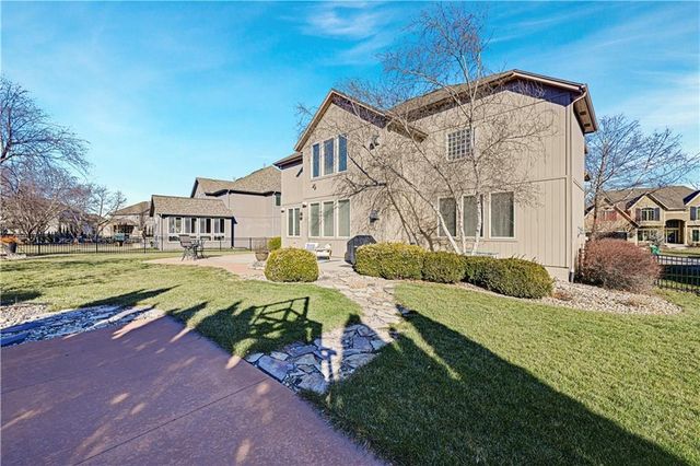 10911 W 163rd Terrace, Overland Park, KS 66221