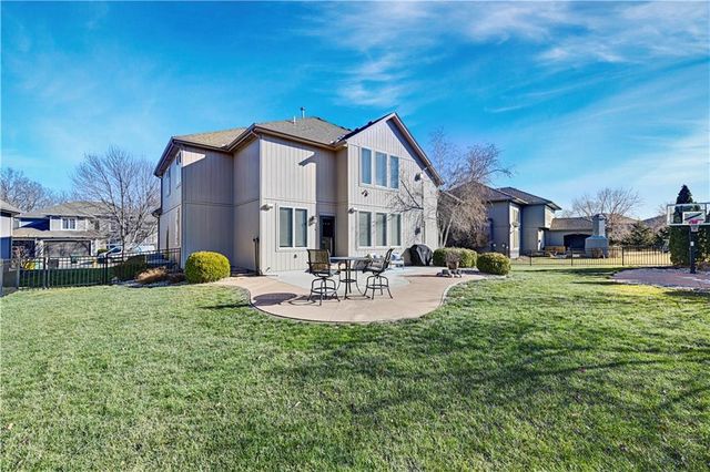 10911 W 163rd Terrace, Overland Park, KS 66221