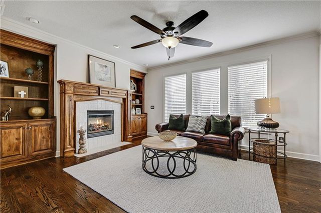 10911 W 163rd Terrace, Overland Park, KS 66221