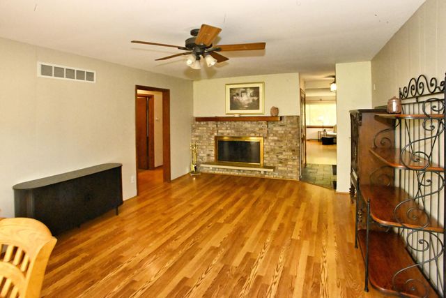 2405 Linden Drive, Valparaiso, IN 46383