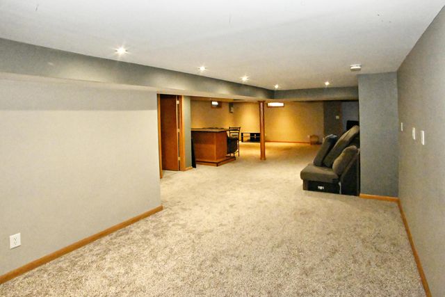 2405 Linden Drive, Valparaiso, IN 46383