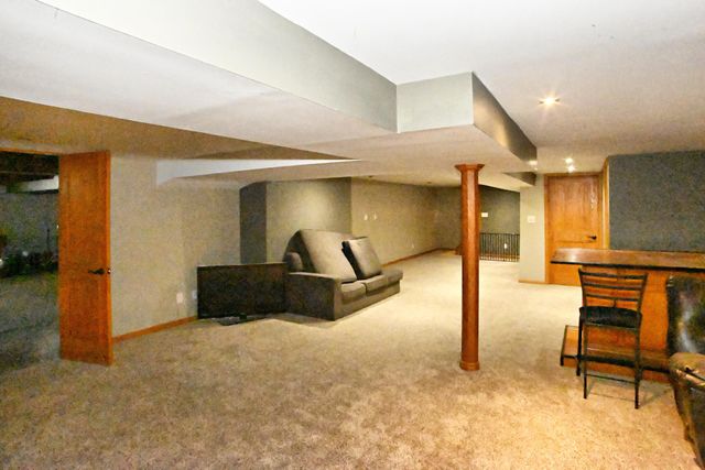 2405 Linden Drive, Valparaiso, IN 46383