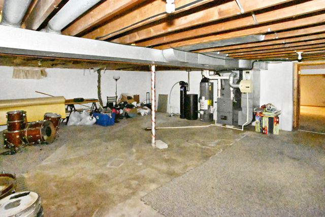 2405 Linden Drive, Valparaiso, IN 46383
