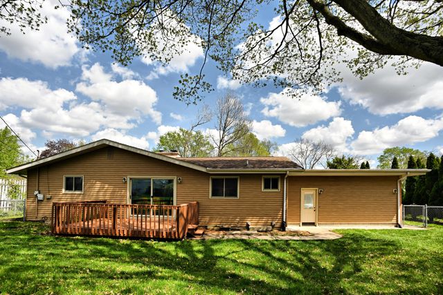 2405 Linden Drive, Valparaiso, IN 46383