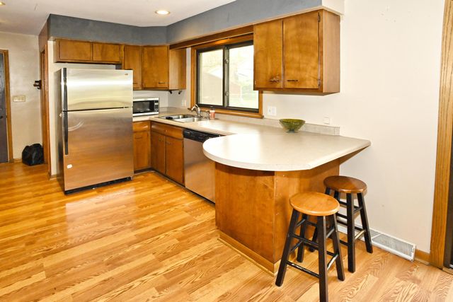 2405 Linden Drive, Valparaiso, IN 46383