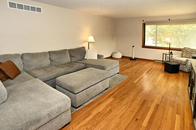 2405 Linden Drive, Valparaiso, IN 46383