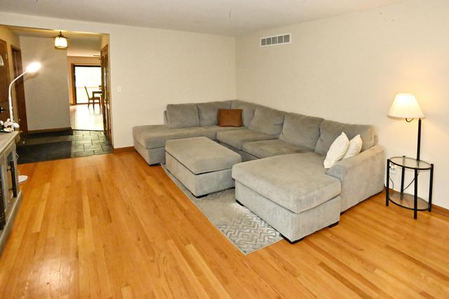 2405 Linden Drive, Valparaiso, IN 46383