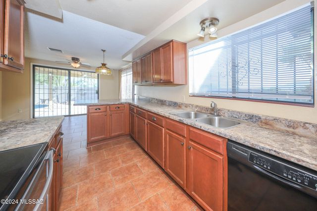 9811 E 5Th Street, Tucson, AZ 85748