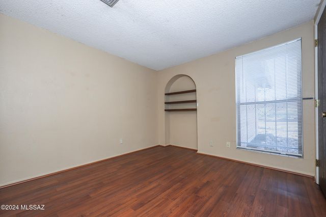 9811 E 5Th Street, Tucson, AZ 85748