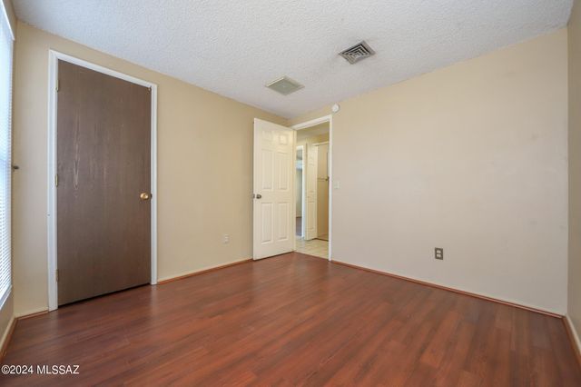 9811 E 5Th Street, Tucson, AZ 85748