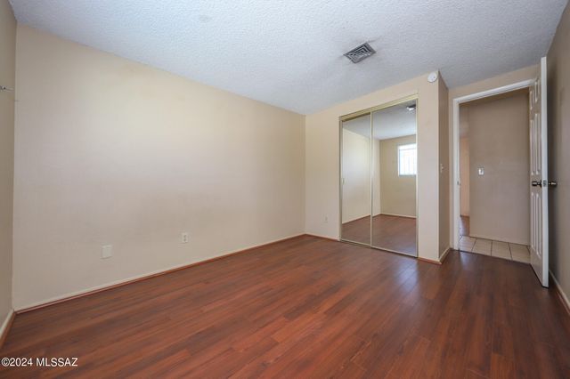 9811 E 5Th Street, Tucson, AZ 85748
