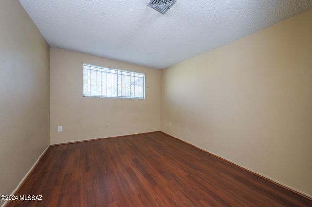9811 E 5Th Street, Tucson, AZ 85748