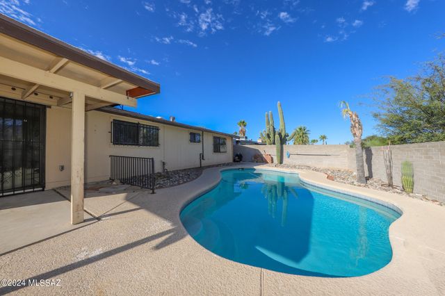 9811 E 5Th Street, Tucson, AZ 85748