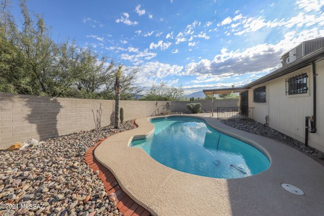 9811 E 5Th Street, Tucson, AZ 85748
