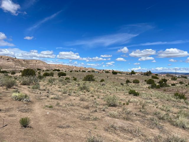 17 Avenida De Molino, Espanola, NM 87532