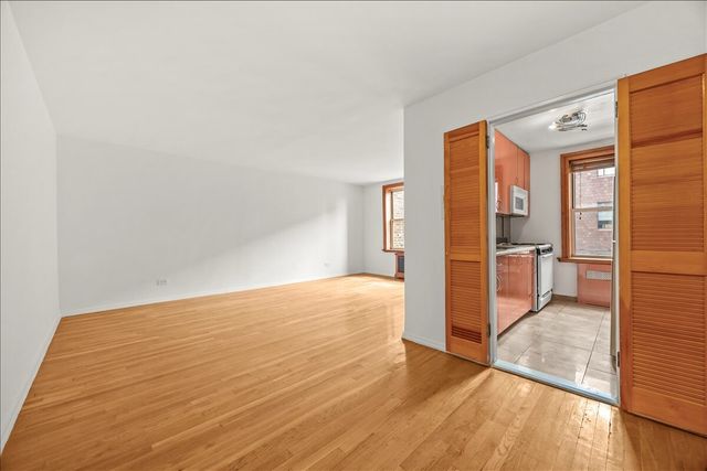 759 E 10th St Apt 4A, New York City, NY 11230