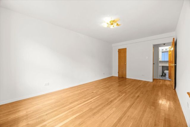 759 E 10th St Apt 4A, New York City, NY 11230