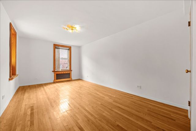 759 E 10th St Apt 4A, New York City, NY 11230