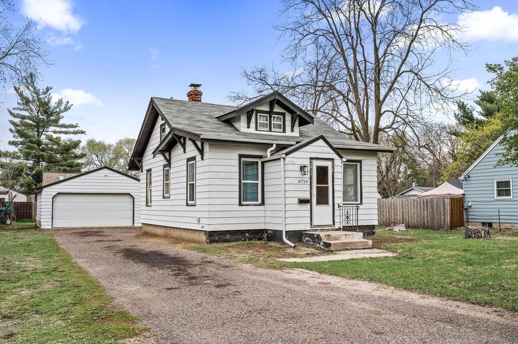 6714 Corvallis Avenue N, Crystal, MN 55428