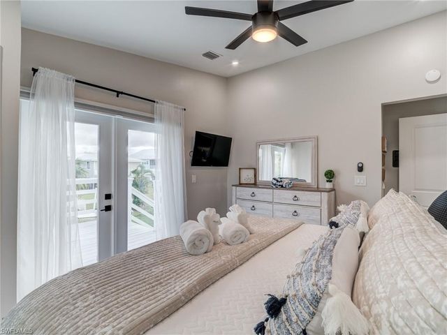 911 North ST, Fort Myers Beach, FL 33931