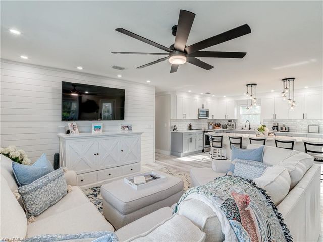 911 North ST, Fort Myers Beach, FL 33931