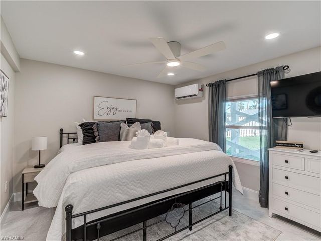 911 North ST, Fort Myers Beach, FL 33931