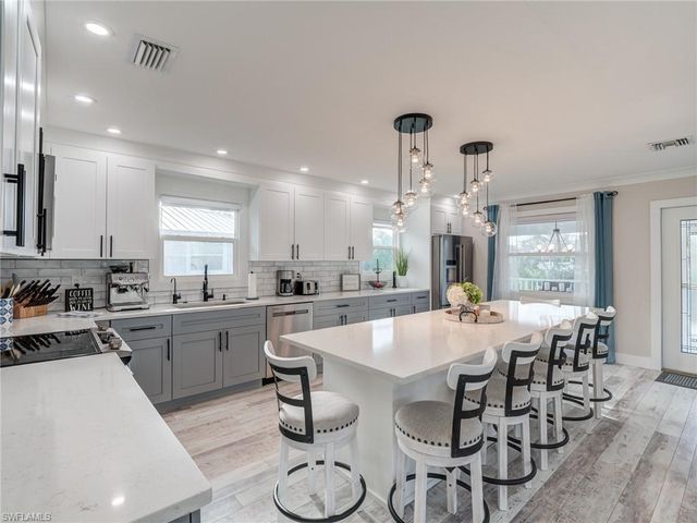 911 North ST, Fort Myers Beach, FL 33931